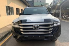 Ảnh thực tế Toyota Land Cruiser 2022 chính hãng đầu tiên về Việt Nam