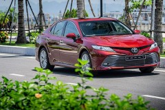 Bảng giá bán mẫu xe Toyota Camry vào tháng 8