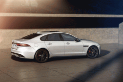 Jaguar XF Saloon R-Dynamic Black khởi điểm từ 3,239 tỷ đồng