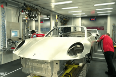 Khám phá chi tiết quá trình chế tạo một chiếc Porsche 911