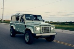 Land Rover Defender bản độ cổ điển mạnh 650 mã lực rao bán với giá 300.000 USD