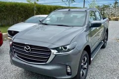 Lộ ảnh Mazda BT-50 2021 về đại lý, liệu sẽ ra mắt trong tháng 8?