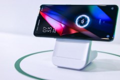 OPPO trình làng sạc nhanh không dây MagVOOC mới và công nghệ kết nối trong xe hơi