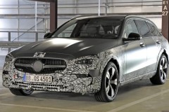 Phát hiện Mercedes C-Class All-Terrain Estate 2022 bản ngụy trang nhẹ trước thềm ra mắt
