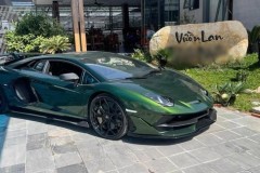 Đại gia lan đột biến Củ Chi lần đầu khoe ảnh Lamborghini Aventador SVJ màu độc về garage
