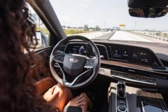 Ford và GM "đánh nhau" vì bản quyền tên công nghệ hỗ trợ người lái