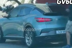 SUV hạng sang Genesis GV60 2022 bất ngờ xuất hiện trên đường phố