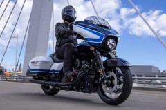 Harley-Davidson Street Glide phiên bản giới hạn với màu sơn độc đáo