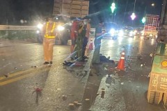 Video quay khoảnh khắc xe máy "phóng nhanh" trước khi tông vào đuôi ô tô tải khiến 1 người tử vong tại Bắc Giang