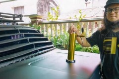 Xoay xở cảnh đại dịch, người đàn ông Malaysia biến chiếc Volvo cổ điển thành "cửa hàng cà phê lưu động"