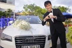 Bộ sưu tập xe sang tiền tỷ của Thủy Tiên - Công Vinh