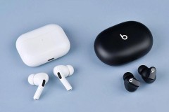 So sánh AirPods Pro và Beats Studio Buds: Gà cùng một mẹ có gì khác nhau?