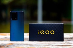 Trên tay vivo iQOO Z5: Giá dưới 7 triệu sở hữu màn hình 120Hz, 3 camera, chip Snapdragon 778G 5G