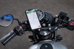 Apple khuyến cáo không nên gắn iPhone trực tiếp lên xe máy vì có thể hỏng chống rung, lấy nét