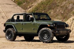 Jeep Wrangler Unlimited Willys phong cách quân đội cực ngầu