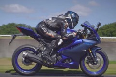 R15V4 liệu có thực sự cần đến Quickshifter và Traction Control?