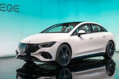 Rộ tin Mercedes-Benz EQE và EQB chính hãng sắp bán tại Việt Nam: Chương sử mới cho ngành xe sang chạy điện