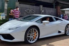 Sau nhiều năm ngắm mô hình, thanh niên 23 tuổi ở Đắk Lắk đã tậu được Lamborghini Huracan