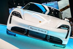 Khách hàng mua Porsche Taycan phải chờ tới 6 tháng mới nhận được xe do nhu cầu quá lớn