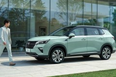 Ra mắt Wuling ASTA 2021 hoàn toàn mới: SUV hạng C giá cực rẻ, chưa tới 250 triệu