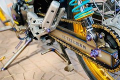 Wave độ phủ kín bởi hơn 50 kg Titan và biển số tứ quý