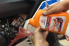 Xe không chạy nhưng vẫn phải thay nhớt - sự thật nghiệt ngã