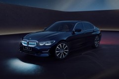 Bản giới hạn BMW 3 Series Gran Limousine Iconic Edition nổi bật với lưới tản nhiệt phát sáng và cần số pha lê