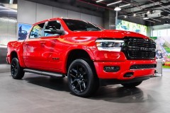 Bán tải RAM 1500 Laramie Night Edition giá gần 5,5 tỷ đồng có gì đặc biệt?