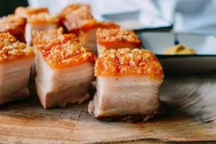 Cách làm heo quay bằng nồi chiên không dầu