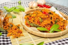 Cách làm khô gà lá chanh bằng nồi chiên không dầu