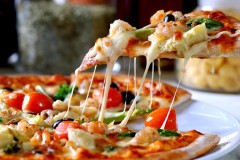 Cách làm pizza tại nhà bằng nồi chiên không dầu cực đơn giản