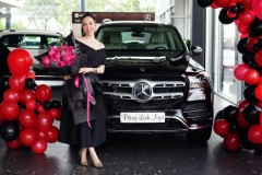 "Chim công làng múa" Linh Nga tậu SUV sang Mercedes GLS 450 giá 5 tỷ đồng