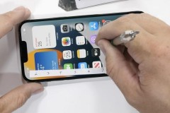Kiểm tra độ bền iPhone 13 Pro Max bằng những màn tra tấn kinh điển