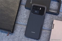 So sánh iPhone 13 Pro Max với Xiaomi Mi 11 Ultra: Thương hiệu có làm nên đẳng cấp?