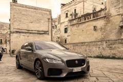 Jaguar XF lần đầu kết hợp ngoạn mục với điệp viên 007 trong bộ phim "No Time To Die’"