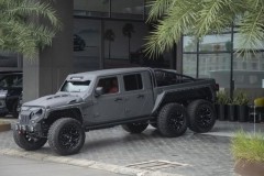 Jeep Gladiator độ "6 chân" được chào bán giá hơn 6,9 tỷ đồng: Dành cho đại gia Việt ưa hầm hố