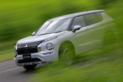 Mitsubishi Outlander PHEV bản cập nhật sẽ mang lại cảm giác lái an toàn và thoải mái hơn