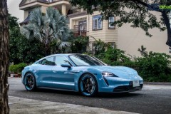 Ngắm nhìn Porsche Taycan 4S cực nhã trong lớp áo xanh thuần khiết giữa lòng Sài Gòn