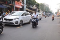 Những tình huống lấn làn và ngược chiều cười ra nước mắt