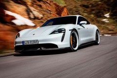 Porsche Taycan mang về doanh số "khủng", vượt mặt Panamera và 911