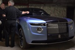 Rolls-Royce Boat Tail bất ngờ xuất hiện tại bãi đỗ siêu xe có tổng giá trị lên đến 150 triệu USD
