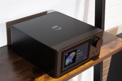 NAD giới thiệu ampli tích hợp all-in-one C 700 BluOS
