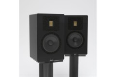 Neat Acoustics giới thiệu phiên bản đặc biệt của dòng loa 30 năm tuổi Neat Petite
