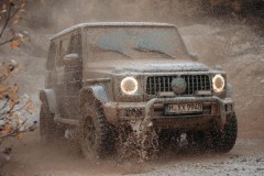 Sau vô số bản độ “kiểng” và siêu sang, cuối cùng cũng có ai đó đưa Mercedes G-Class đời mới trở lại bùn đất!
