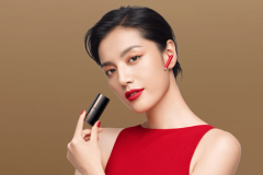 Huawei giới thiệu đôi tai nghe true-wireless dành riêng cho phái đẹp FreeBuds Lipstick