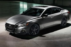 Bản đặc biệt Nissan Altima Midnight Edition 2022 hầm hố hơn với ngoại thất phủ đen huyền bí