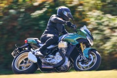 Chi tiết “xế phượt” thể thao V100 Mandello: Ai mà ngờ Moto Guzzi có thể làm xe hiện đại như thế này?