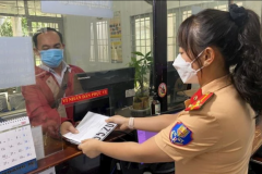 CSGT khuyến cáo người dân sang tên xe trước ngày 31/12