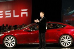 Elon Musk gợi ý sẽ bán 10% cổ phiếu, Tesla "bốc hơi" 199 tỷ USD vốn hóa trong 2 ngày