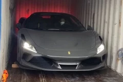 Ferrari F8 Tributo với màu sơn lạ cập bến Việt Nam